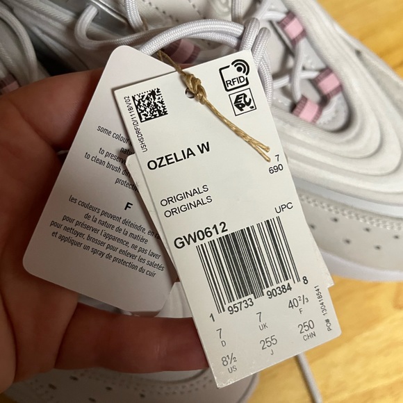 NWT Adidas Ozelia Women’s Shoe - Picture 3 of 6